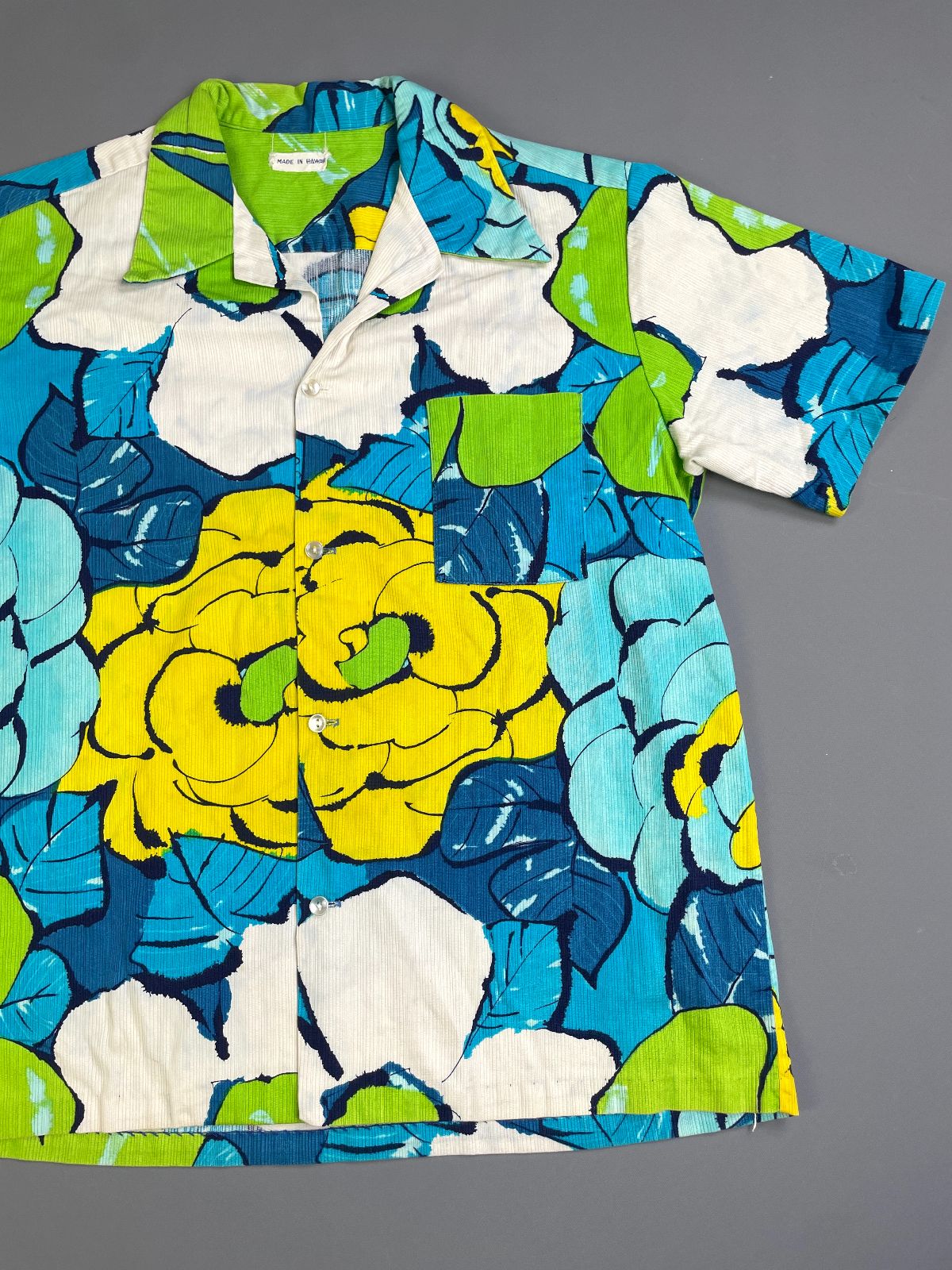 *AS-IS* RAD! 1960S-70S MADE IN HAWAII BOLD PAINTERLY HAWAIIAN SHIRT, TEXTURED RIBBED COTTON in BLUE. GREEN