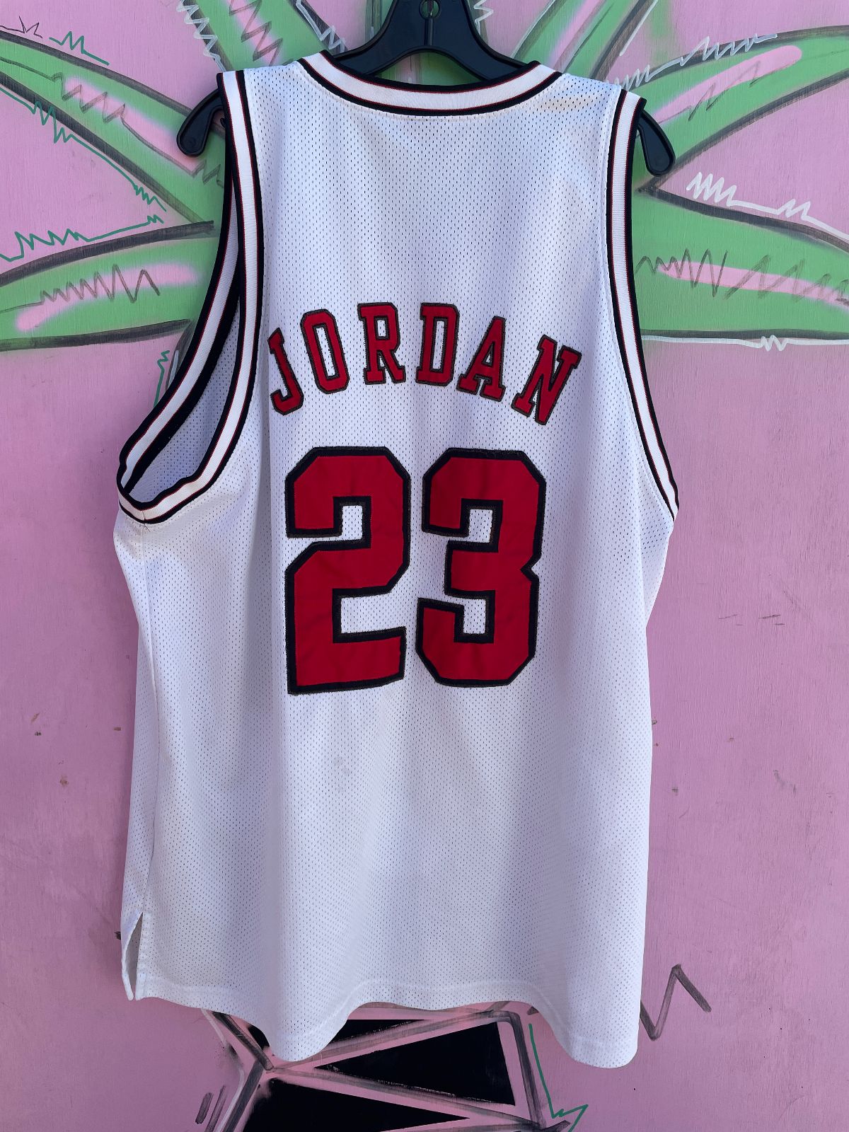 JORDAN *AS-IS* CHICAGO BULLS #23 MICHAEL JORDAN BASKETBALL JERSEY in WHITE, RED, BLACK