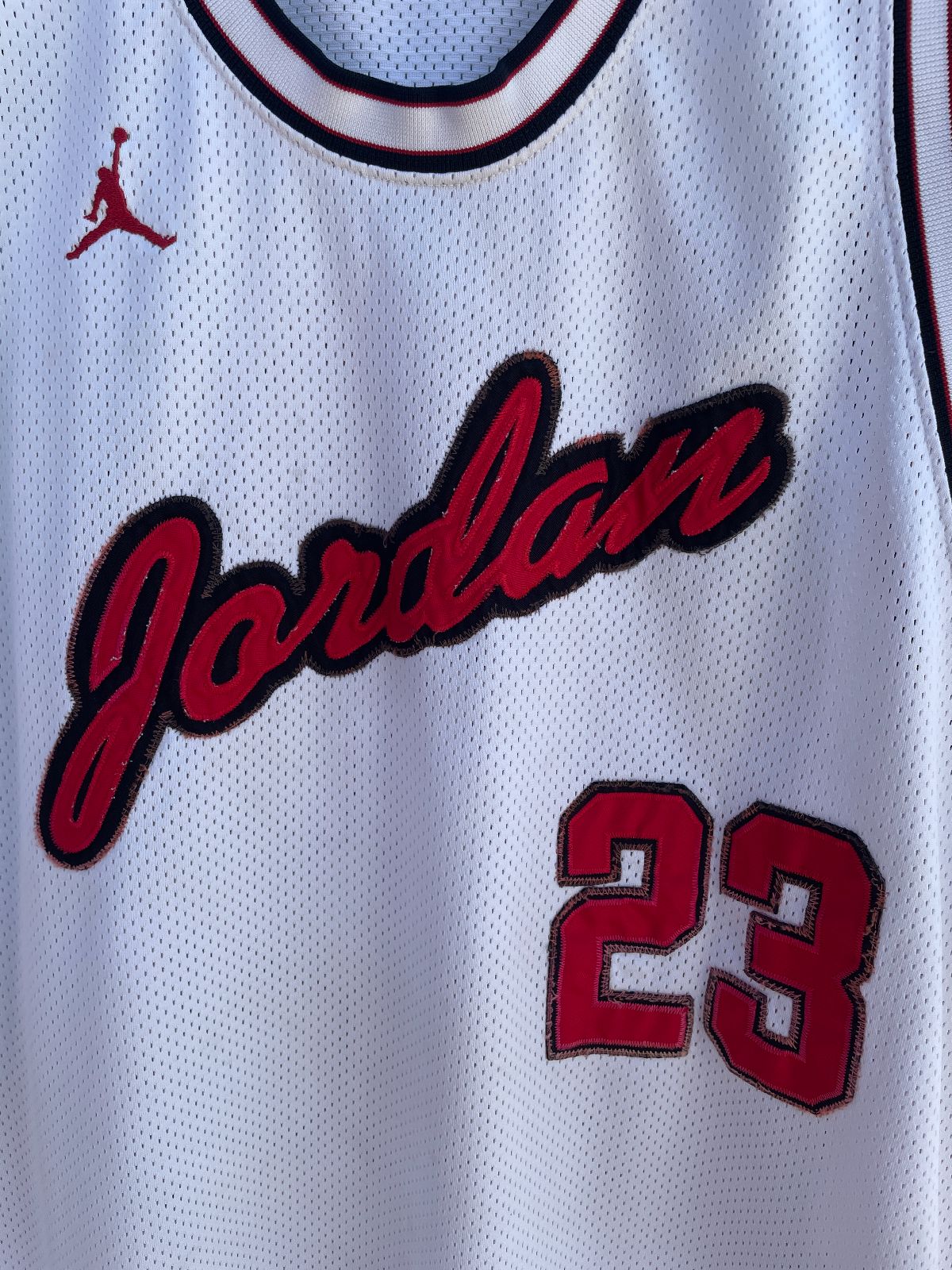JORDAN *AS-IS* CHICAGO BULLS #23 MICHAEL JORDAN BASKETBALL JERSEY in WHITE, RED, BLACK