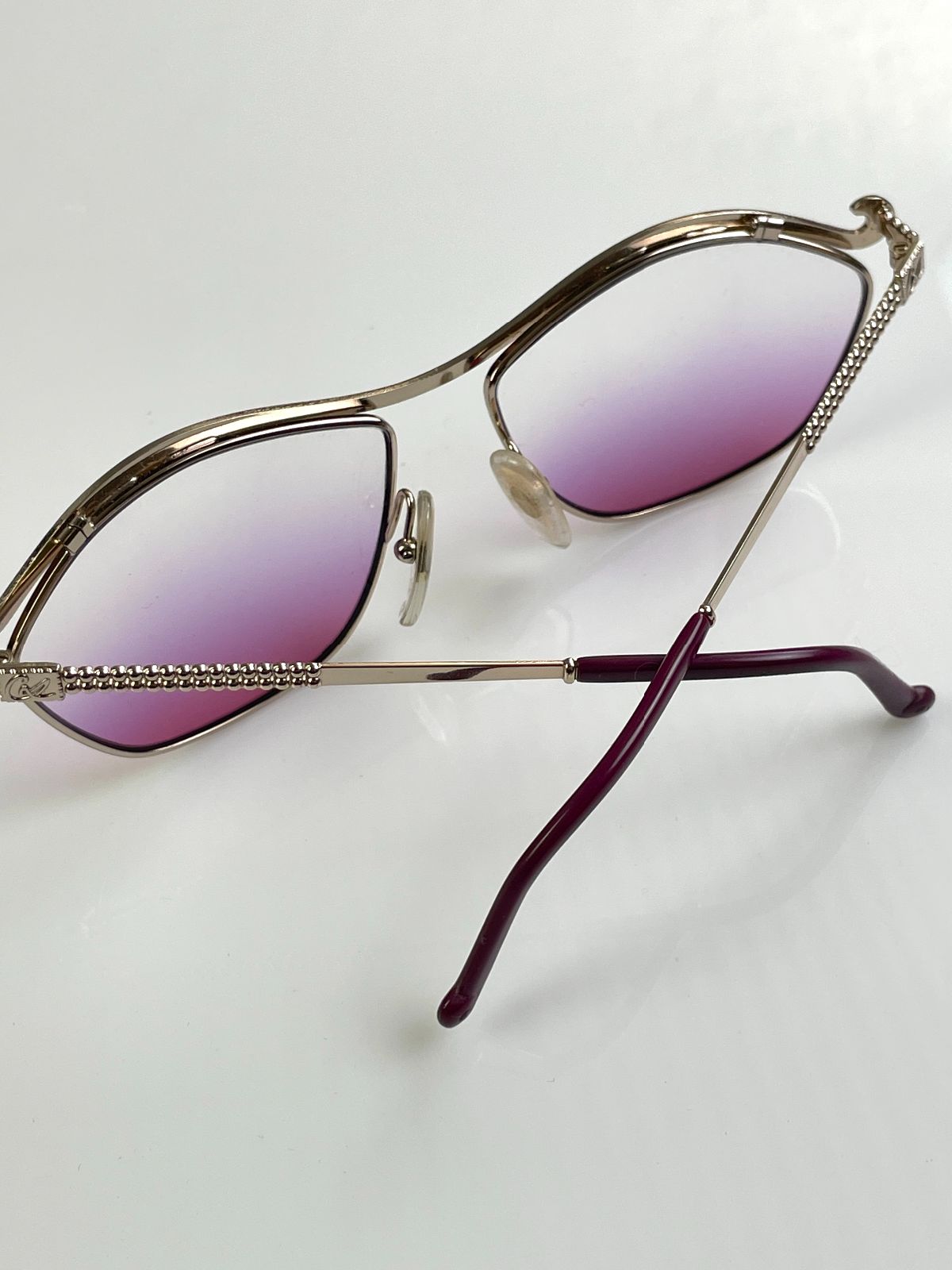 CHRISTIAN LACROIX 1980S REVERSE GRADIENT MUSTACHE TOP BROW WIRE FRAME SUNGLASSES in SILVER, PINK