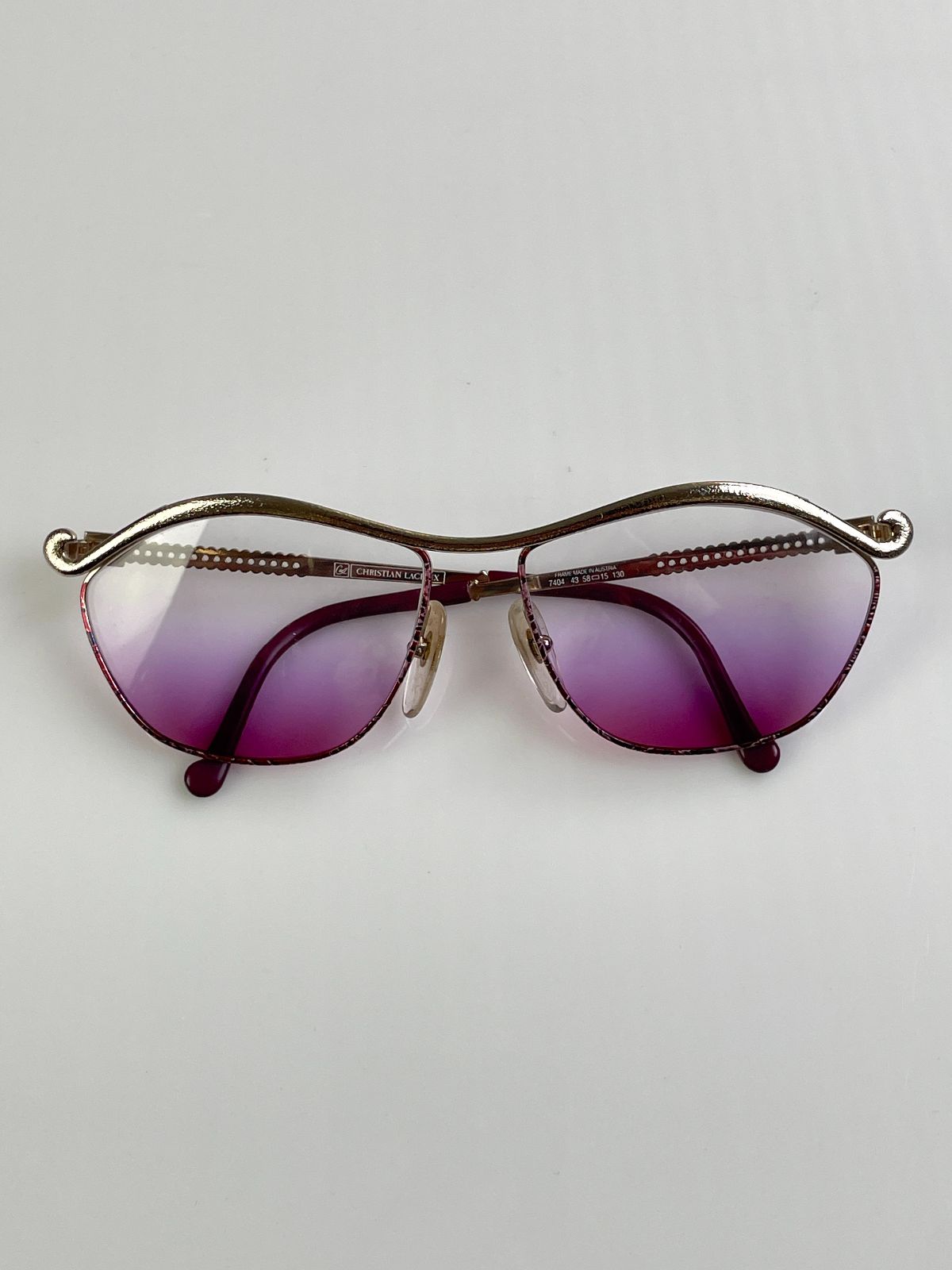 CHRISTIAN LACROIX 1980S REVERSE GRADIENT MUSTACHE TOP BROW WIRE FRAME SUNGLASSES in SILVER, PINK
