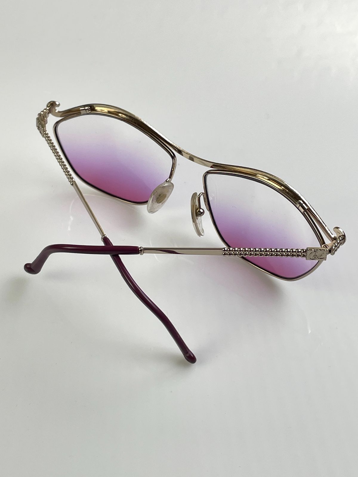 CHRISTIAN LACROIX 1980S REVERSE GRADIENT MUSTACHE TOP BROW WIRE FRAME SUNGLASSES in SILVER, PINK
