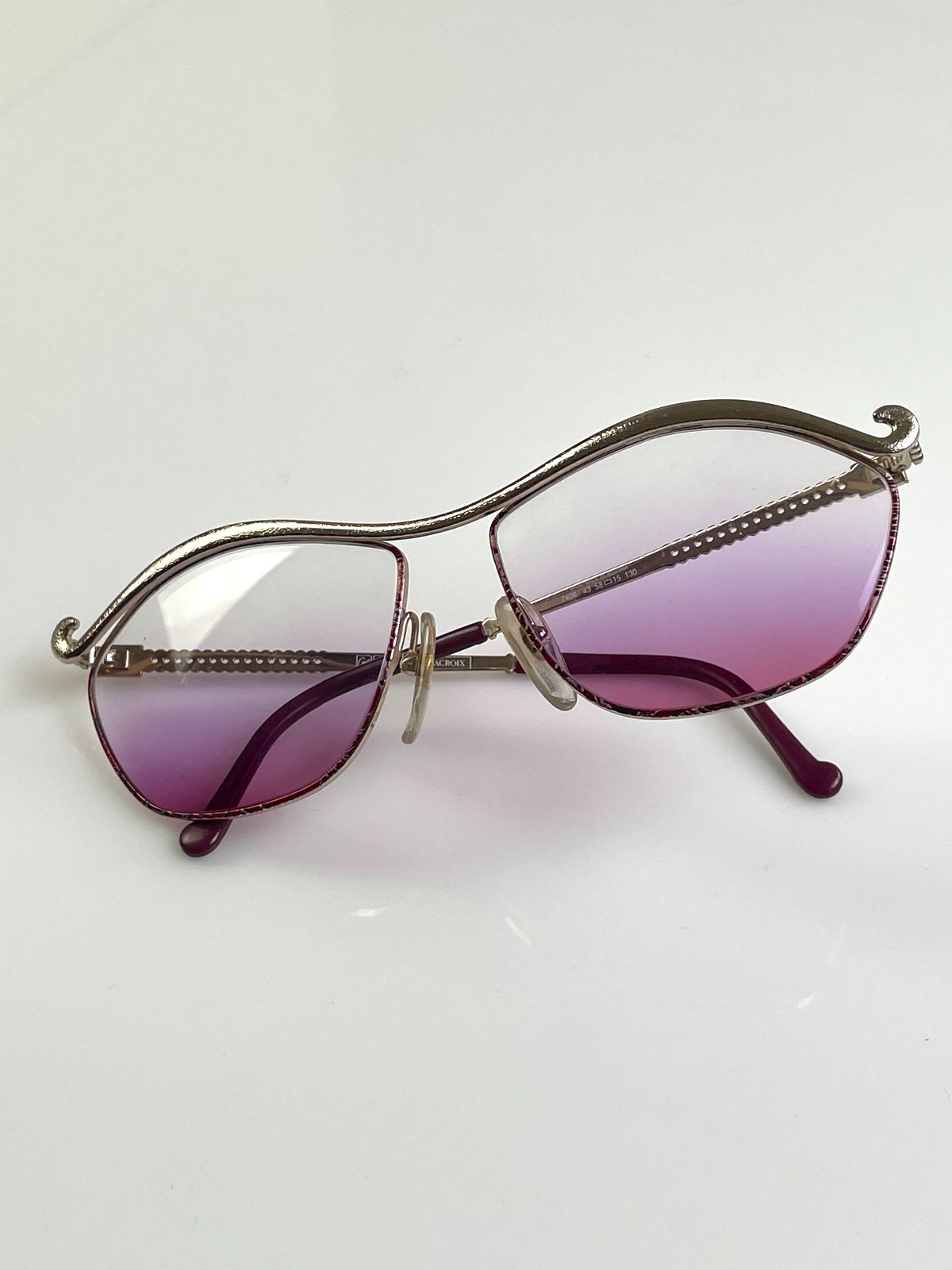 CHRISTIAN LACROIX 1980S REVERSE GRADIENT MUSTACHE TOP BROW WIRE FRAME SUNGLASSES in SILVER, PINK