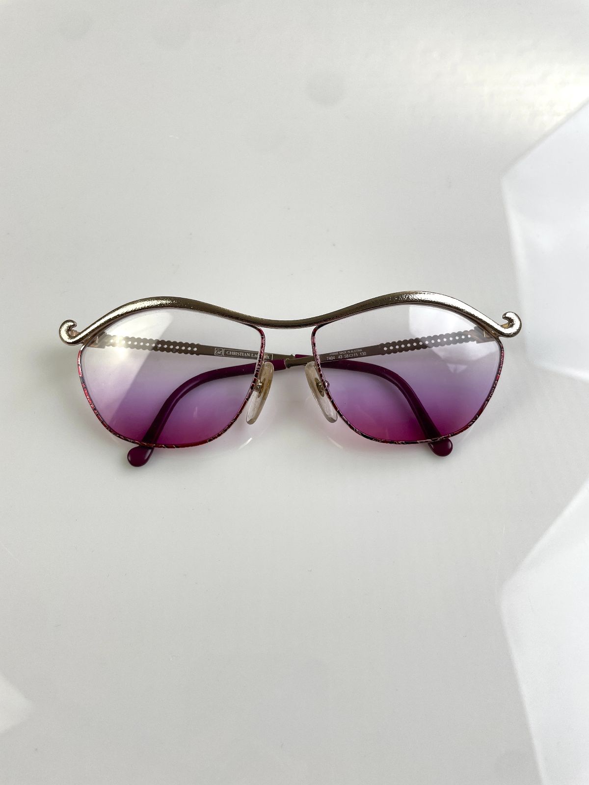 CHRISTIAN LACROIX 1980S REVERSE GRADIENT MUSTACHE TOP BROW WIRE FRAME SUNGLASSES in SILVER, PINK