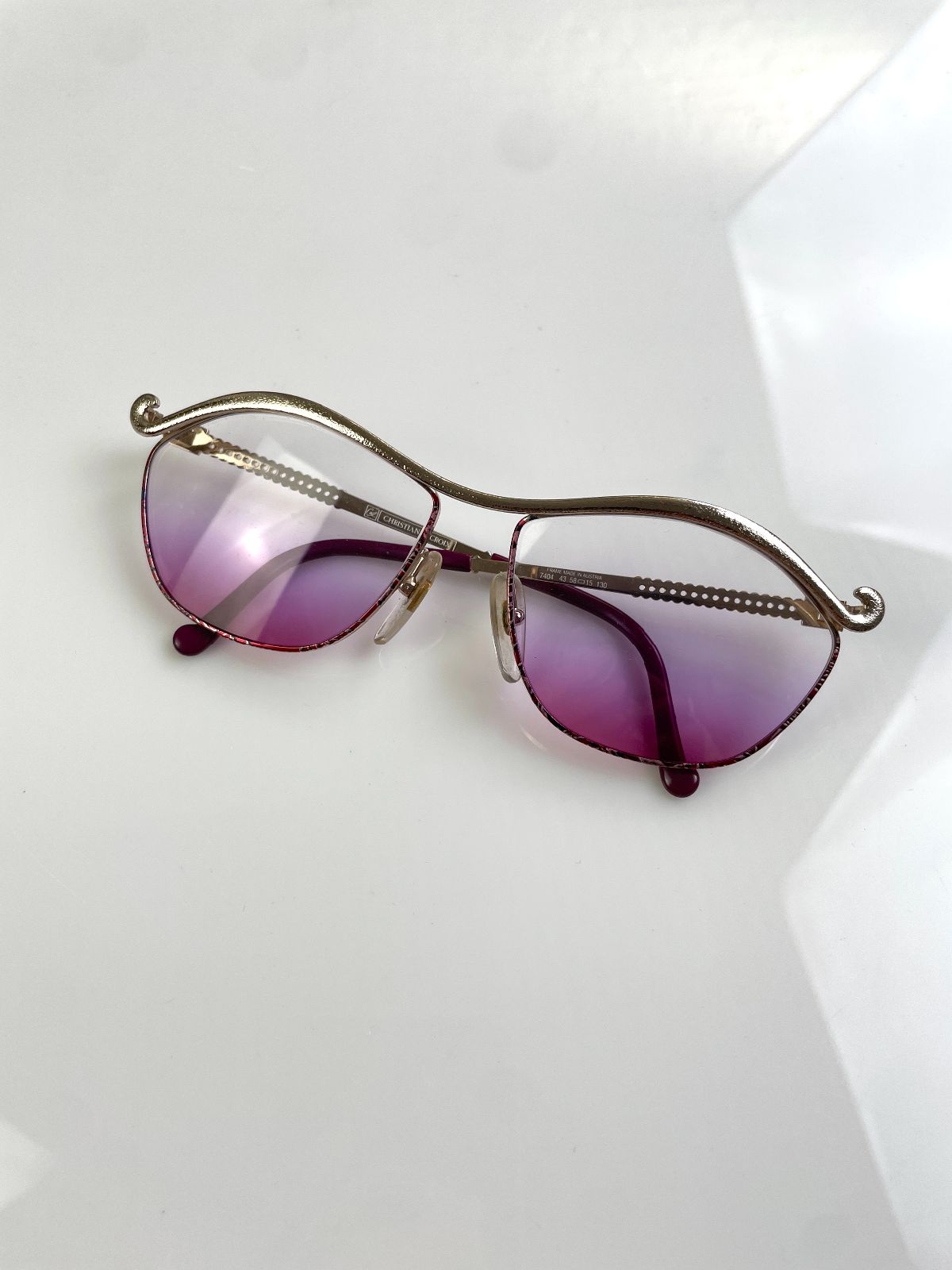 CHRISTIAN LACROIX 1980S REVERSE GRADIENT MUSTACHE TOP BROW WIRE FRAME SUNGLASSES in SILVER, PINK