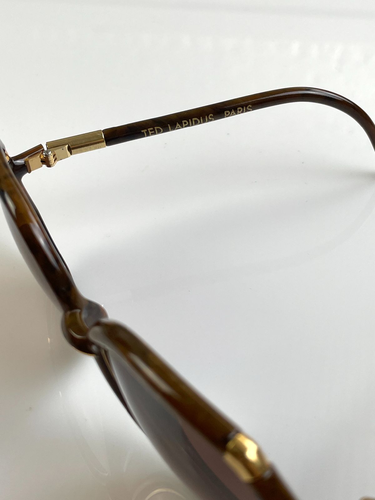 TED LAPIDUS CLASSIC! 1970S MADE IN FRANCE OCTAGONAL WOOD GRAIN BAMBOO STYLE SUNGLASSES in BROWN, GOLD