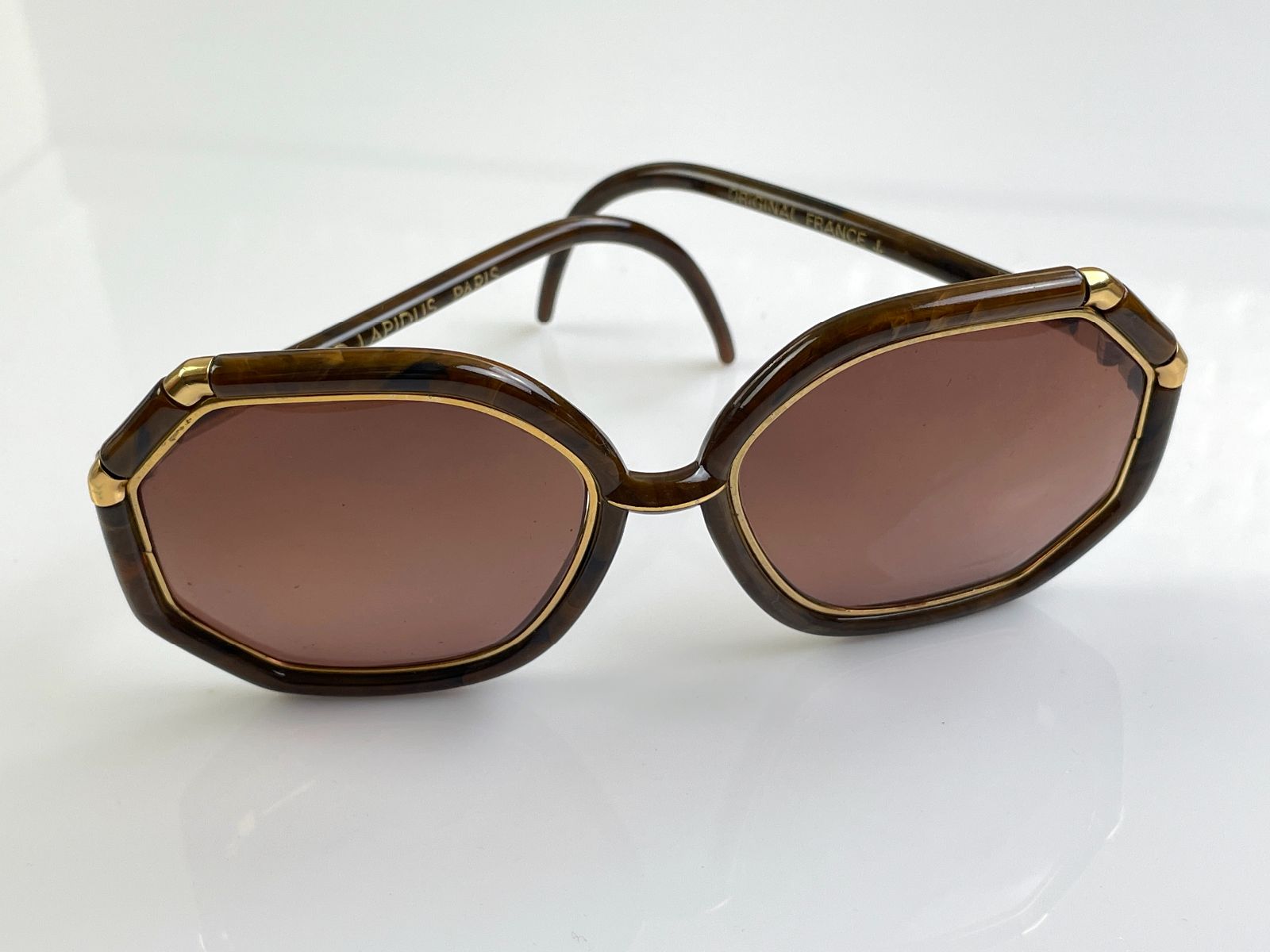 TED LAPIDUS CLASSIC! 1970S MADE IN FRANCE OCTAGONAL WOOD GRAIN BAMBOO STYLE SUNGLASSES in BROWN, GOLD