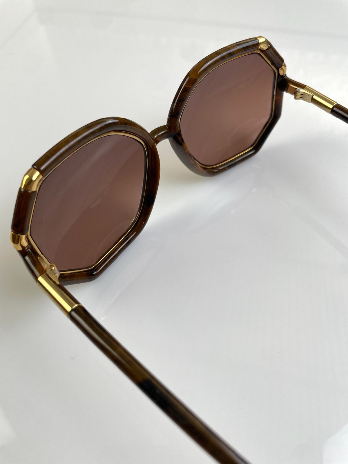 TED LAPIDUS CLASSIC! 1970S MADE IN FRANCE OCTAGONAL WOOD GRAIN BAMBOO STYLE SUNGLASSES in BROWN, GOLD