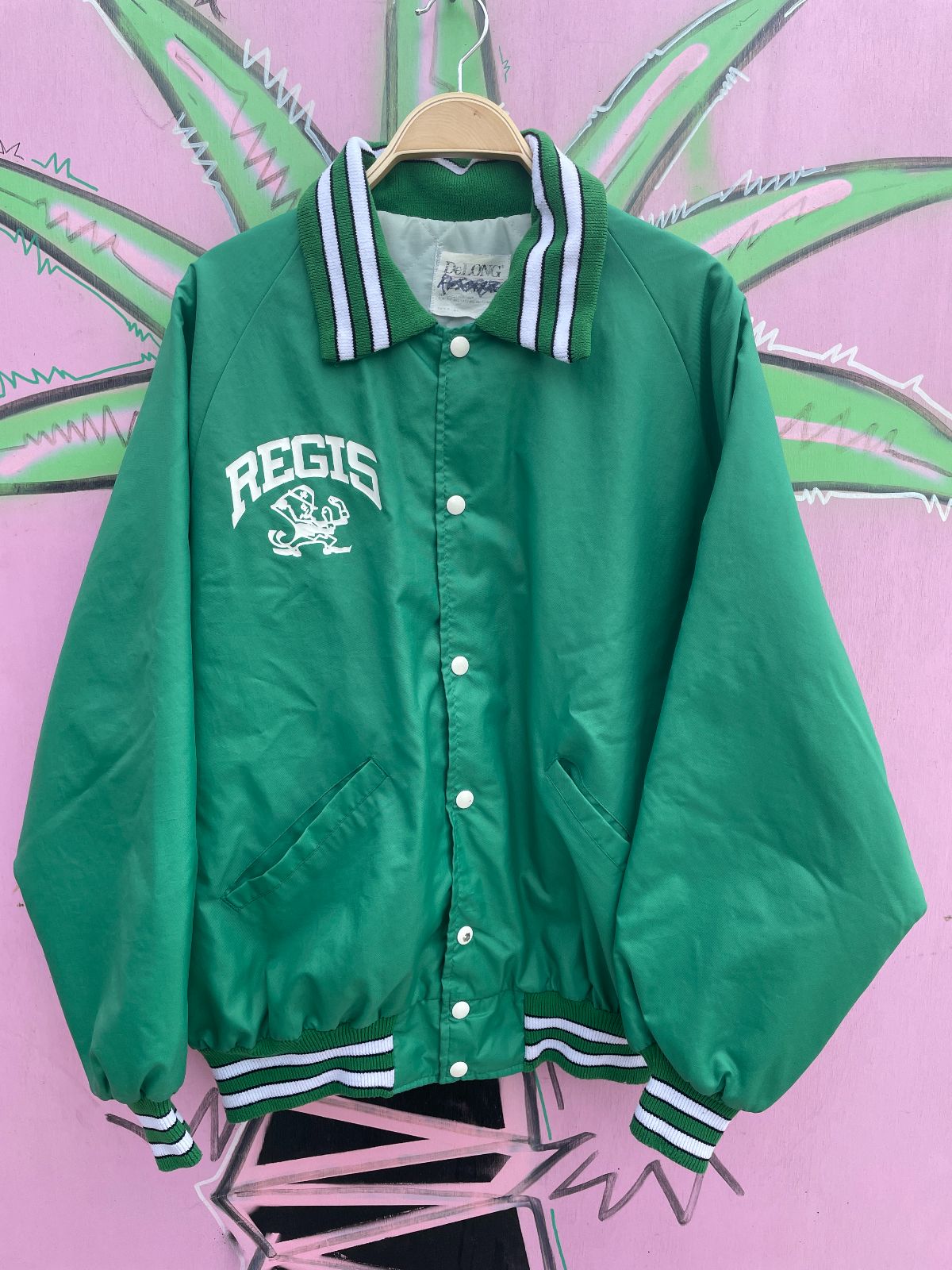 DELONG RETRO REGIS RAMBLERS FIGHTING IRISH GRAPHIC SATIN BUTTON UP JACKET in GREEN