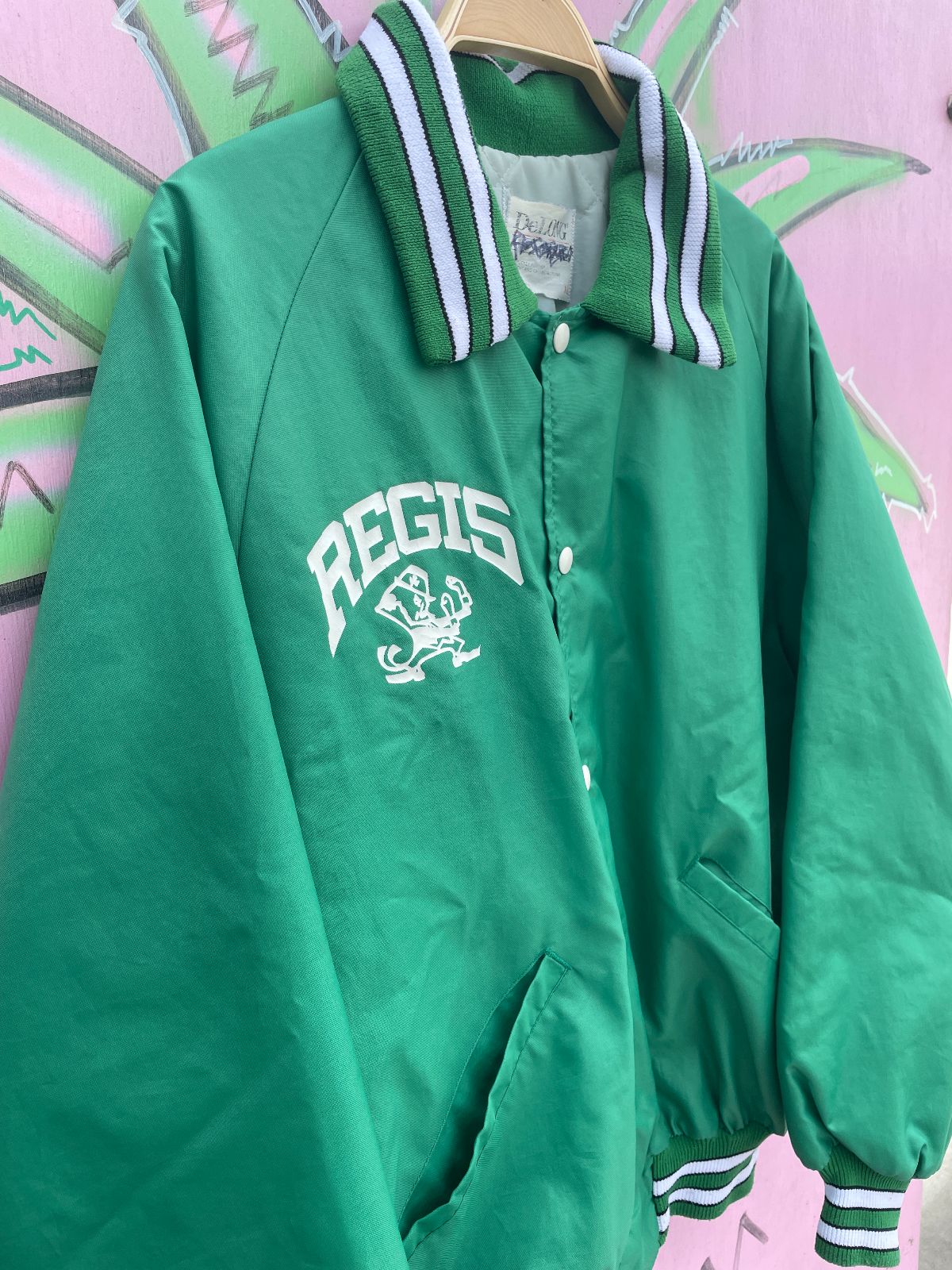 DELONG RETRO REGIS RAMBLERS FIGHTING IRISH GRAPHIC SATIN BUTTON UP JACKET in GREEN