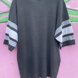 LOGO 7 EPIC NHL LOS ANGELES KINGS STRIPED JERSEY T-SHIRT in BLACK