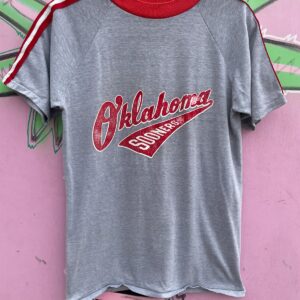 VELVA SHEEN 1980S OKLAHOMA SOONERS LOGO THREE STRIPE SINGLE STITCH RINGER TEE in GREY, RED