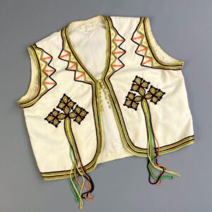 MULTICOLOR GEOMETRIC PATTERN HANGING TASSEL CROPPED VEST in WHITE, ORANGE, GREEN