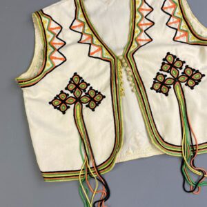 MULTICOLOR GEOMETRIC PATTERN HANGING TASSEL CROPPED VEST in WHITE, ORANGE, GREEN