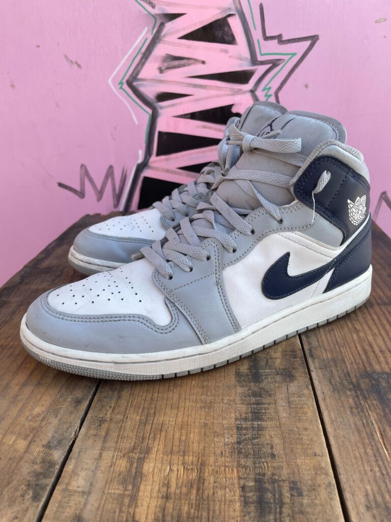 NIKE AIR JORDAN 1S WHITE / WOLF GREY-NAVY BASKETBALL SNEAKERS DQ8426-104