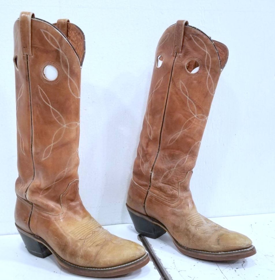 ACME VINTAGE ACME 8.5D BROWN WESTERN STACKED HEEL COWBOY BOOTS in TAN