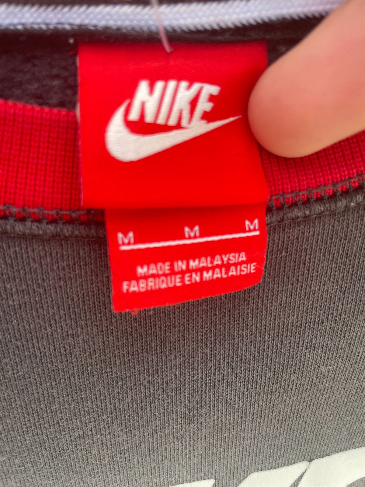 NIKE CLASSIC NIKE FRONT LOGO 2-TONE RAGLAN SWEATSHIRT in RED, GREY