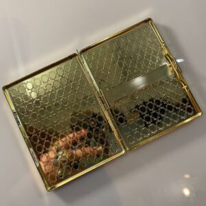CUTE GOLD PLATED ORNATE FRAME DESIGN CIGARETTE CASE in GOLD