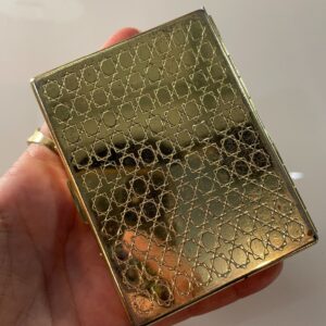CUTE GOLD PLATED ORNATE FRAME DESIGN CIGARETTE CASE in GOLD