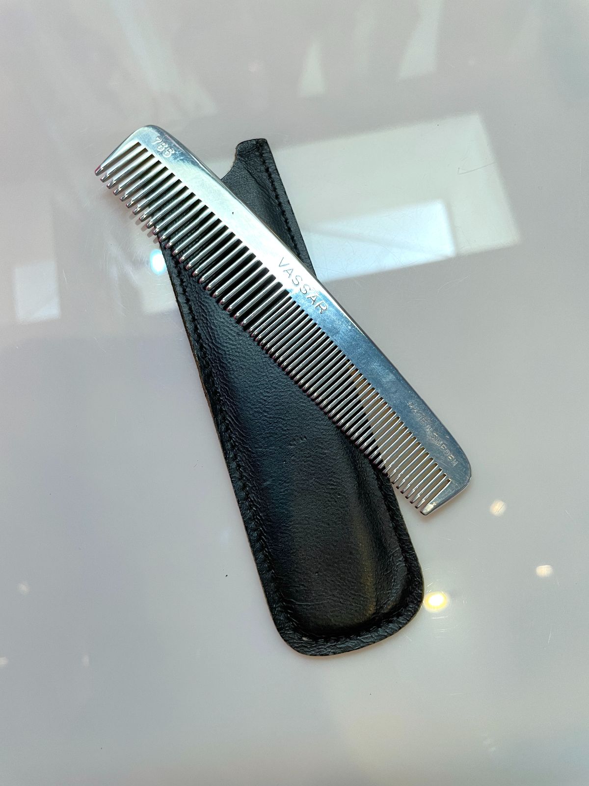 VASSAR MADE IN SWEDEN RETRO POLISHED STAINLESS STEEL POCKET COMB, WITH LEATHER SHEATH CASE in SILVER, BLACK