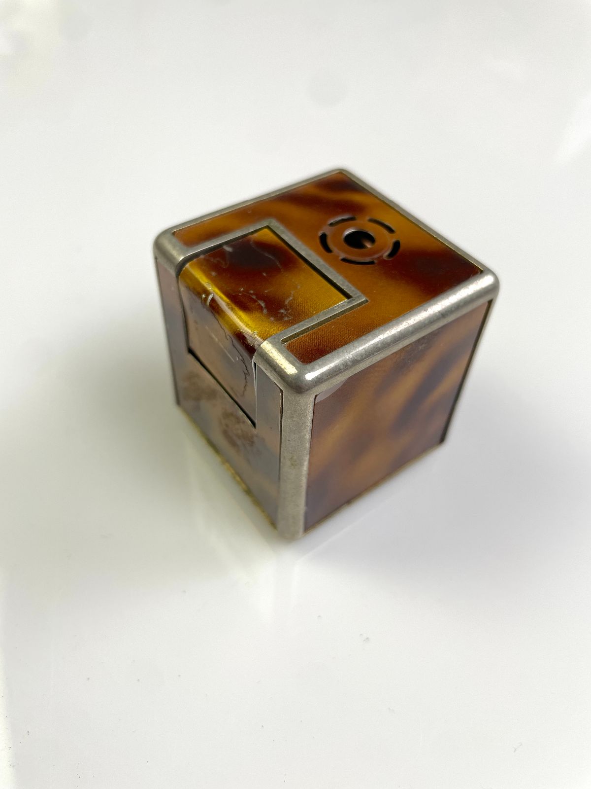 KING STAR 1950S-60S MADE IN JAPAN METAL TORTOISE DESIGN COLLECTIBLE CUBE SHAPED TABLETOP LIGHTER in BROWN
