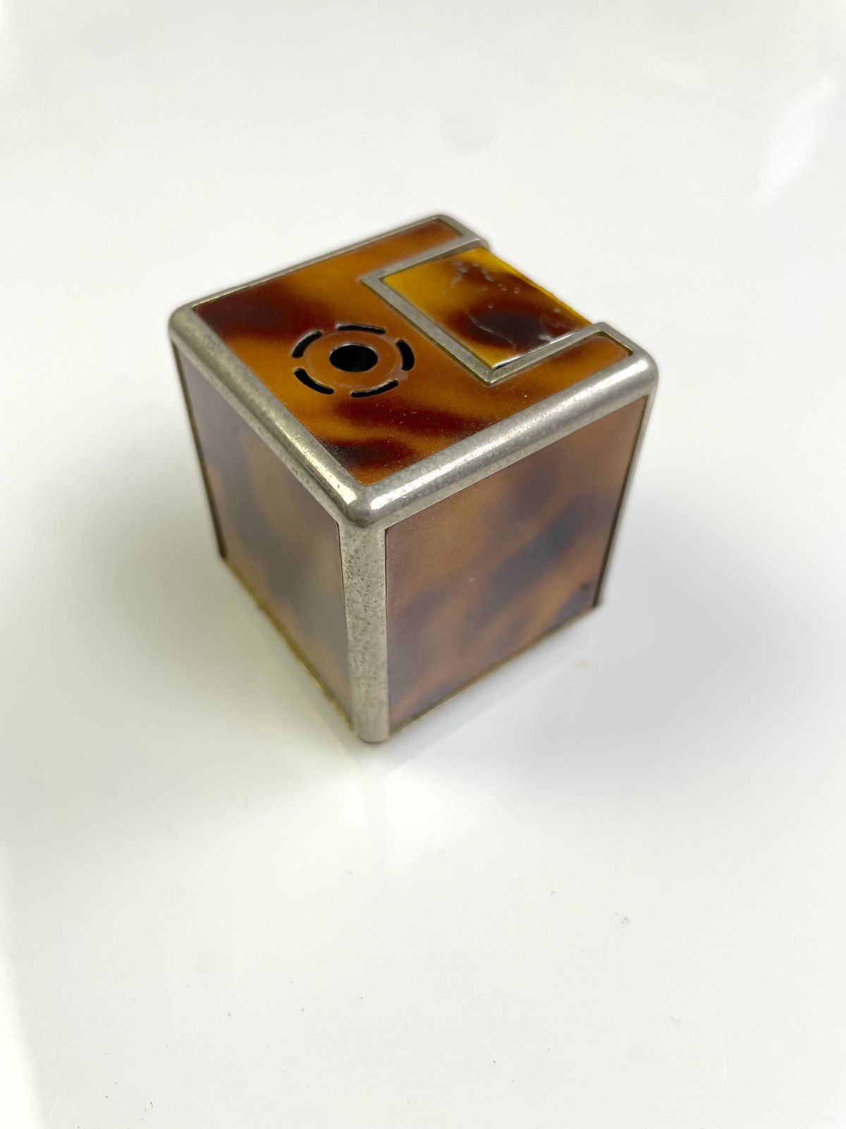 KING STAR 1950S-60S MADE IN JAPAN METAL TORTOISE DESIGN COLLECTIBLE CUBE SHAPED TABLETOP LIGHTER in BROWN