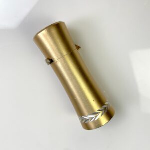 RONSON 1950S GOLD METAL LIPSTICK TUBE NOVELTY REFILLABLE LIGHTER, SPIRAL ETCHED DETAIL & JEWEL ADORNMENT in GOLD, GREEN