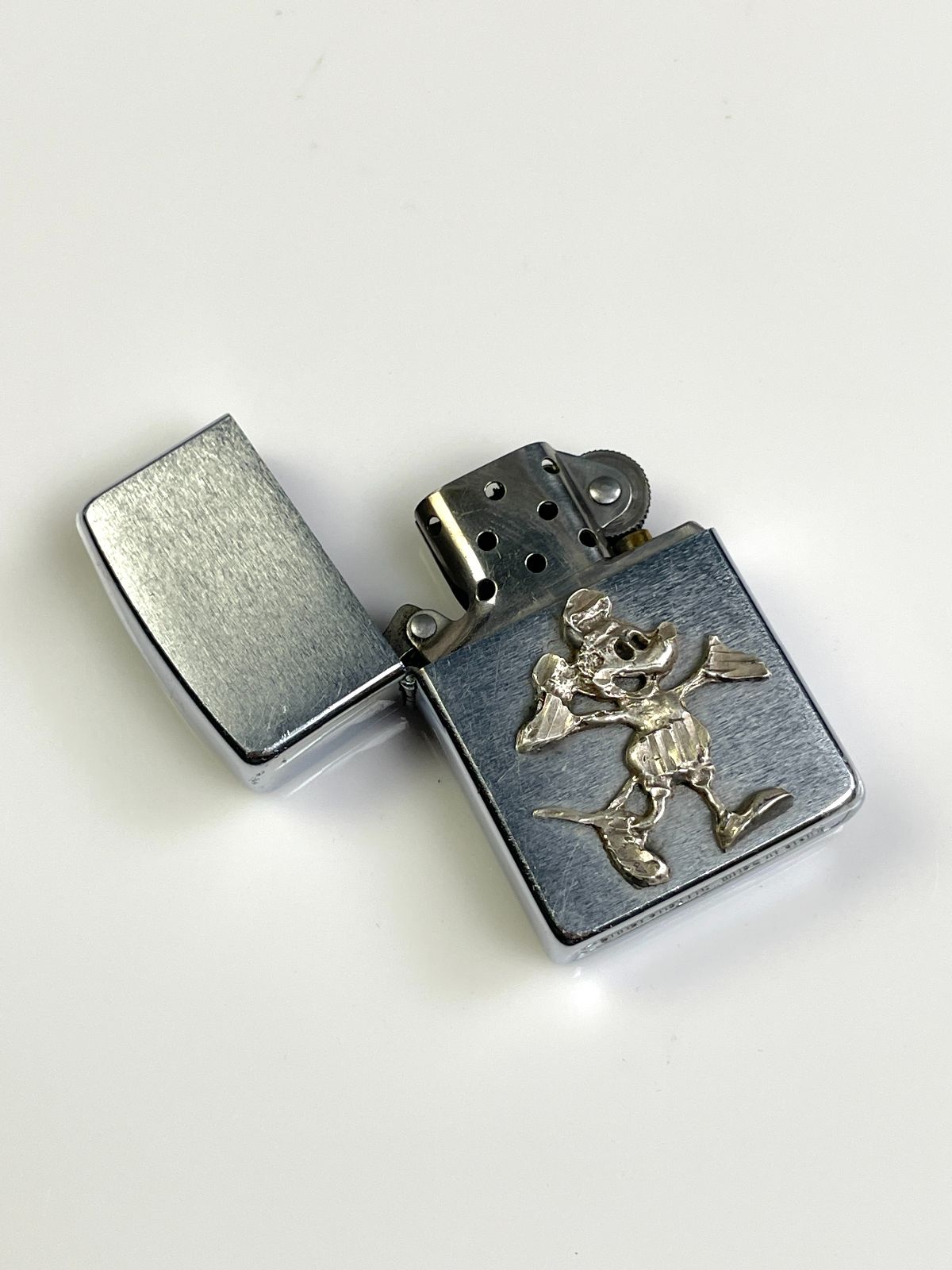 ZIPPO RARE! RUSTIC MICKEY MOUSE CHARACTER SOLDERED REFILLABLE ZIPPO LIGHTER - MADE IN USA in SILVER