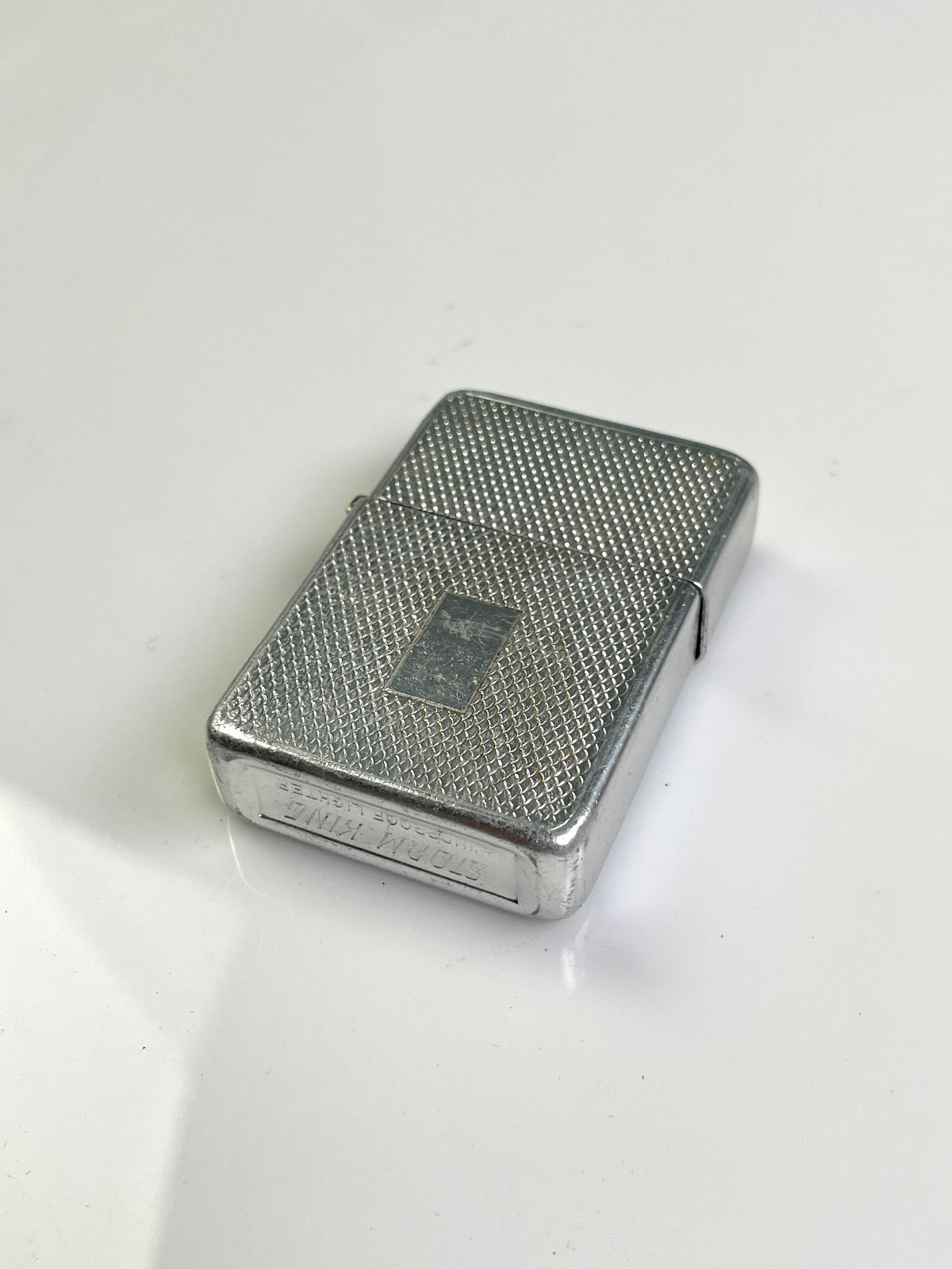 STORM KING 1950S ZIPPO STYLE REFILLABLE LIGHTER TEXTURED METAL FINISH in SILVER