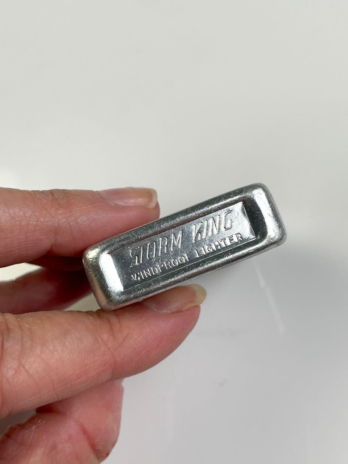 STORM KING 1950S ZIPPO STYLE REFILLABLE LIGHTER TEXTURED METAL FINISH in SILVER