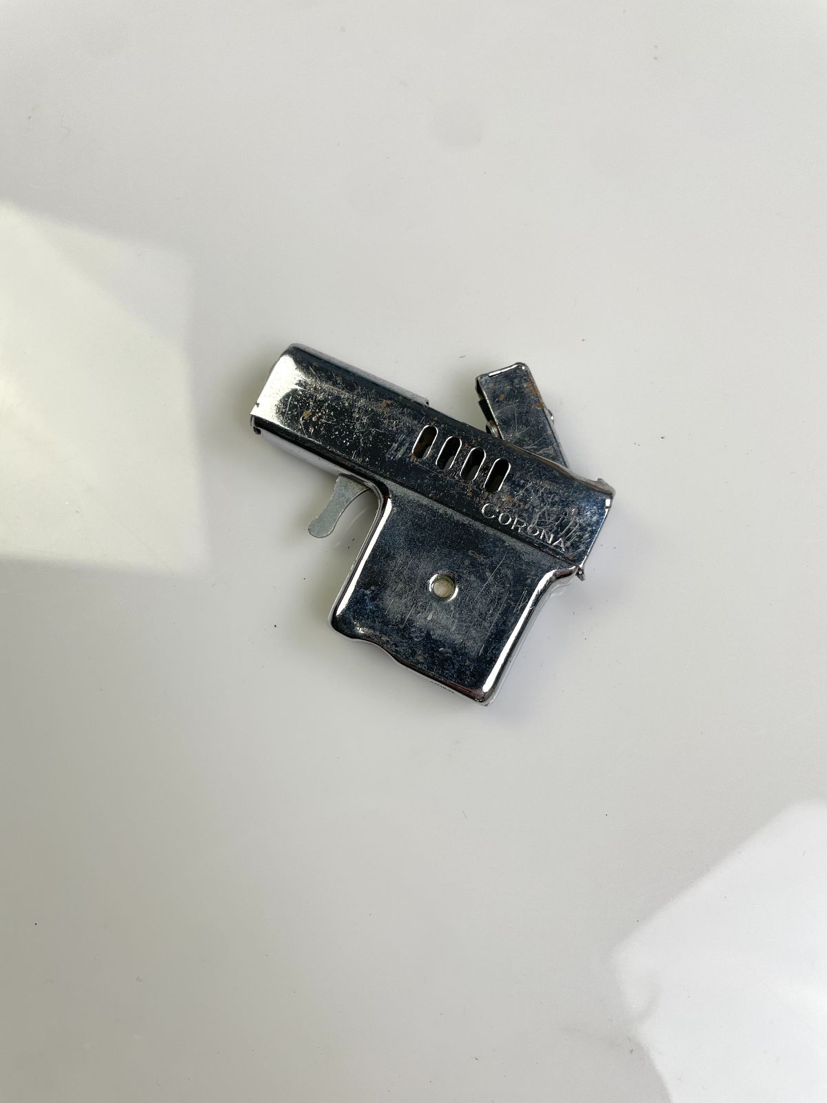 CORONA *AS-IS* COOL! NOVELTY MINIATURE PISTOL HANDGUN REFILLABLE LIGHTER in SILVER