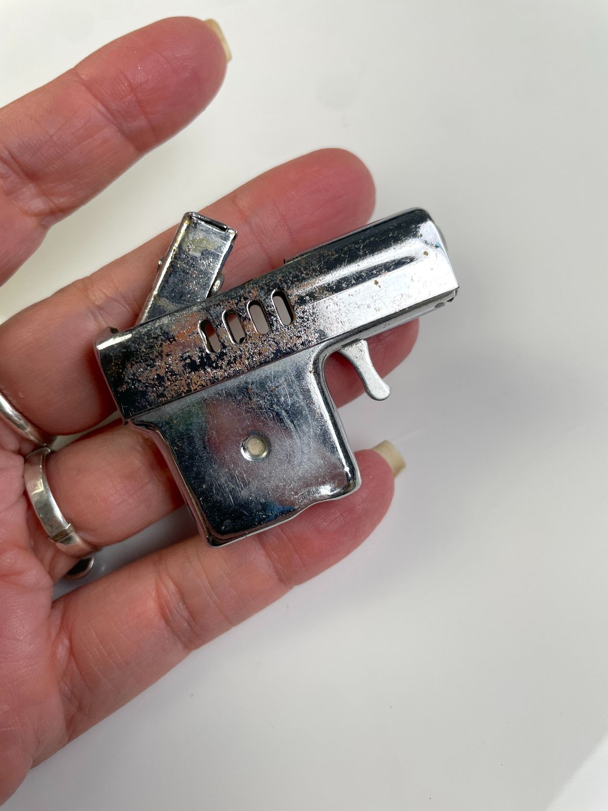 CORONA *AS-IS* COOL! NOVELTY MINIATURE PISTOL HANDGUN REFILLABLE LIGHTER in SILVER