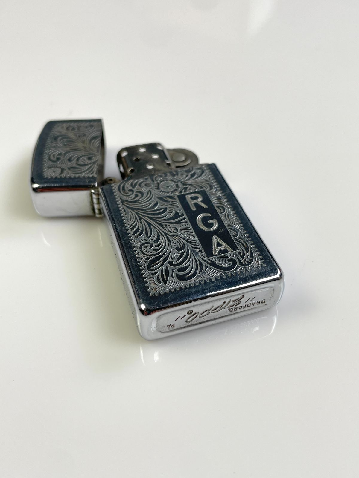 ZIPPO ENGRAVED FLORAL METAL REFILLABLE LIGHTER RGA MONOGRAM in SILVER