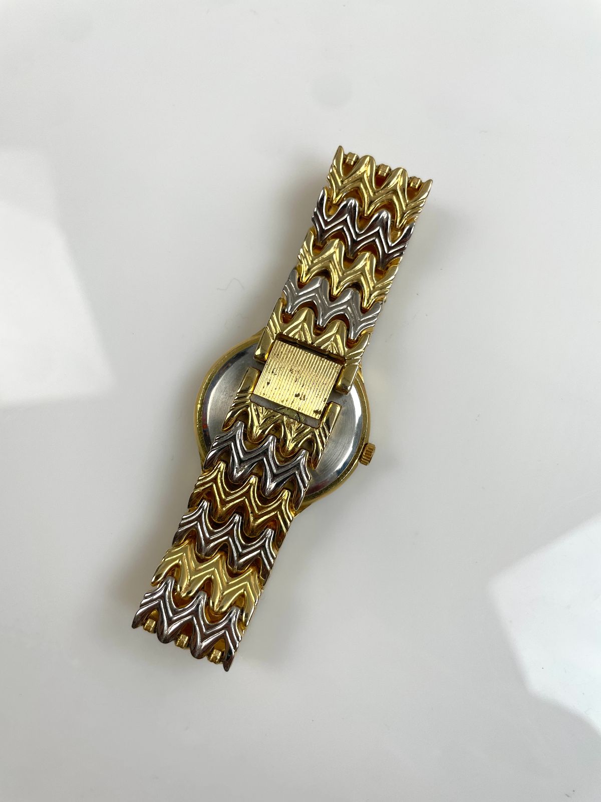SORANO SLEEK! 2-TONE CHEVRON LINK WATCH BLACK DIAL- MADE IN HONG KONG in GOLD, SILVER