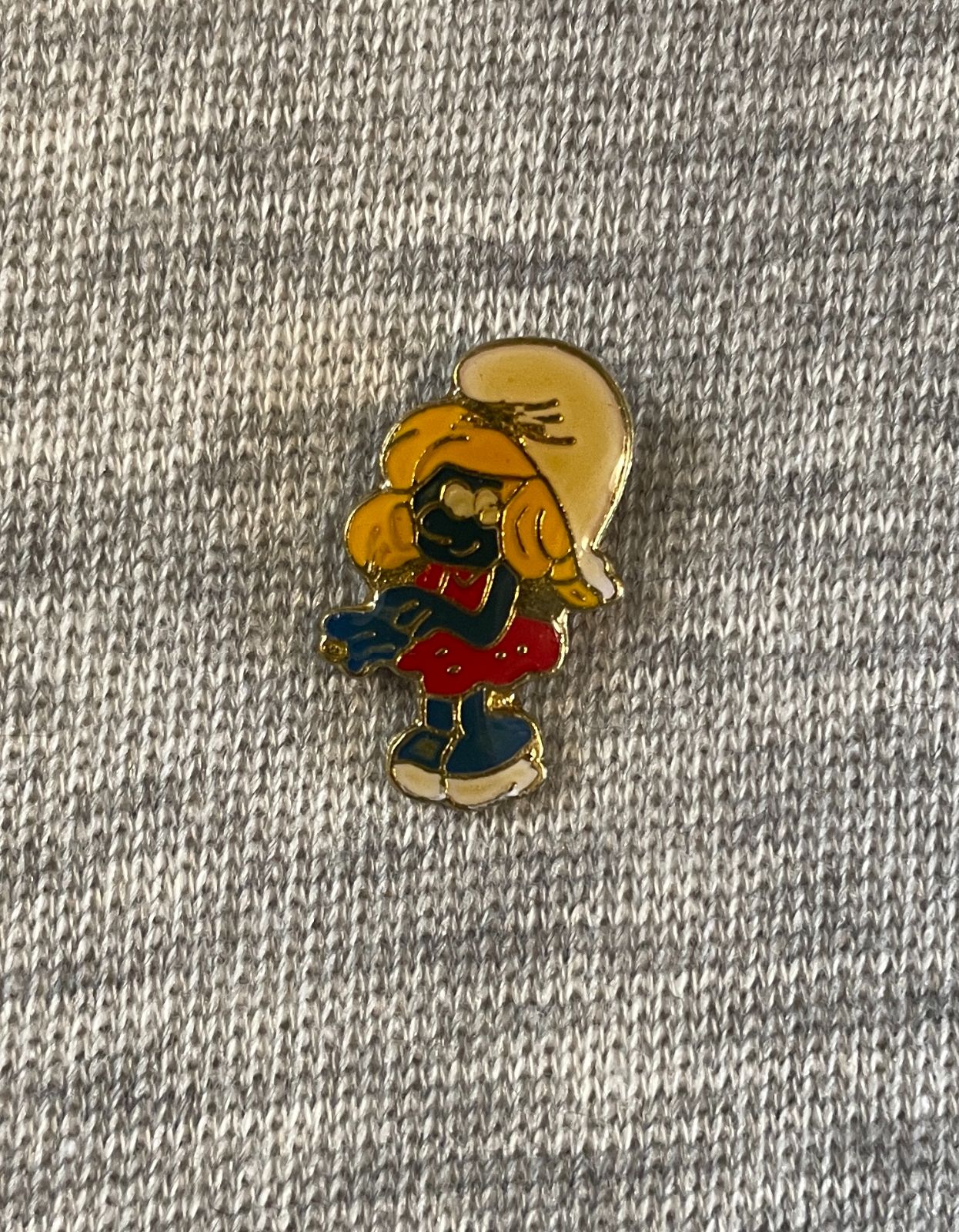 SMURFETTE ENAMEL PIN