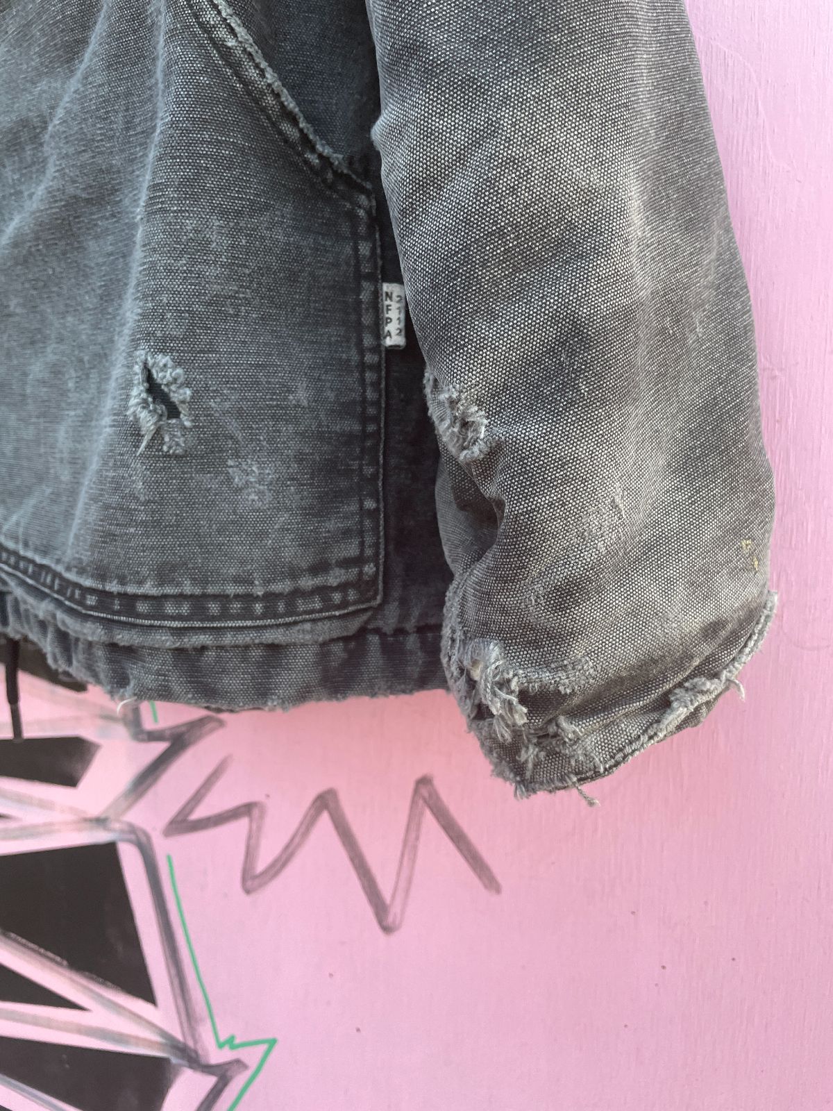CARHARTT AS-IS DISTRESSED ZIPUP CARHARTT JACKET W/ INNER LINING in BLACK
