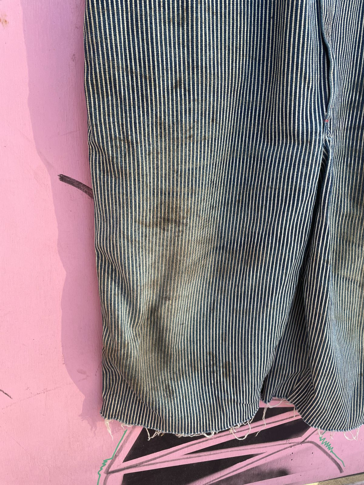DICKES AS-IS THRASHED SEARSUCKER CUTOFF OVERALLS in BLUE, WHITE