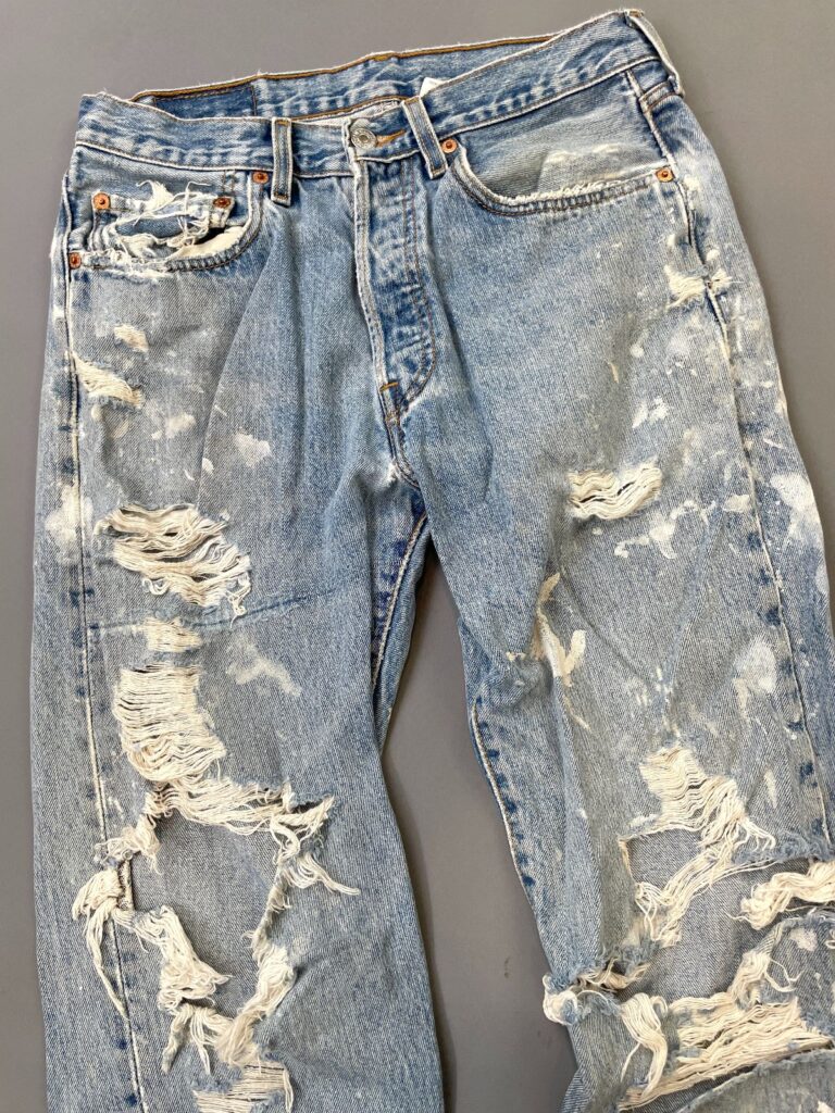 *AS-IS* PERFECTLY PAINT SPLATTERED & THRASHED LEVIS 501 DENIM JEANS