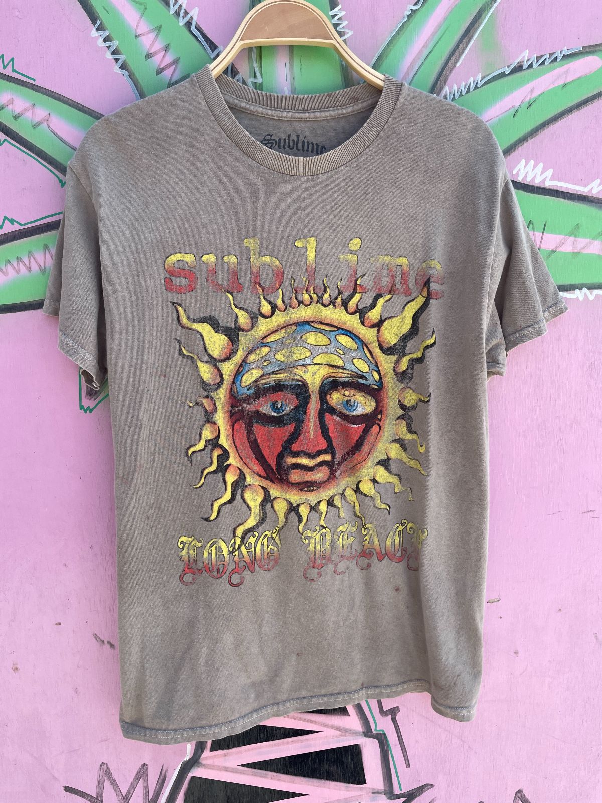 SUBLIME CLASSIC SUBLIME 40 OZ OF FREEDOM SUN ALBUM COVER GRAPHIC TEE in BEIGE