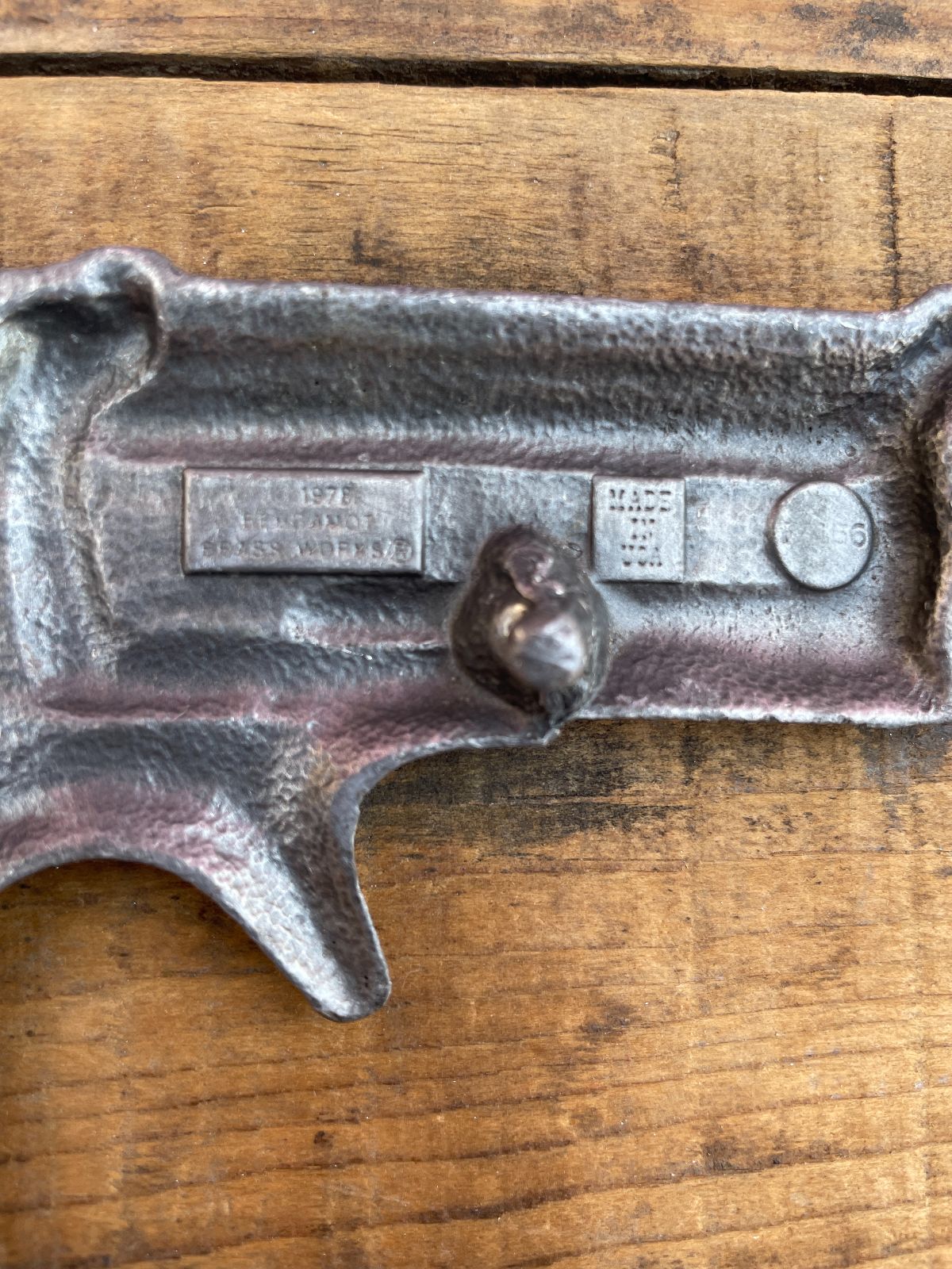BERGAMOT BRASS WORKS 1978 BERGAMOT BRASS DERRINGER PISTOL BELT BUCKLE