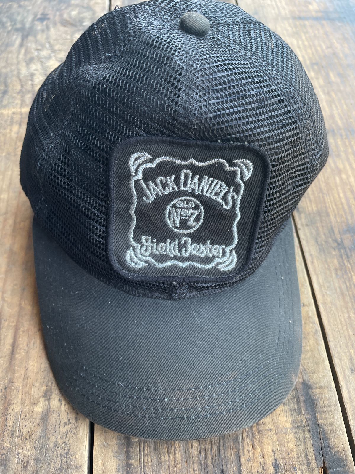 JACK DANIELS WHISKEY MESH TRUCKER HAT in BLACK