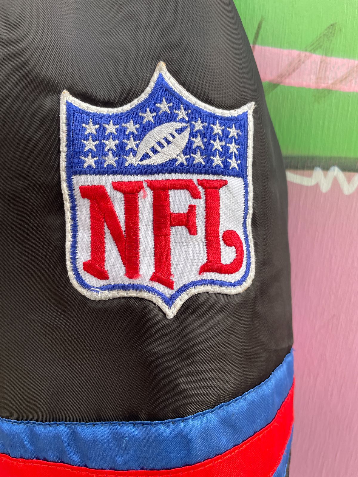 STARTER NFL NEW YORK GIANTS SATIN BUTTON UP JACKET in BLACK