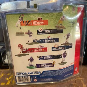 MCFARLANE TOYS 2004 NFL KANSAS CITY CHIEFS PRIEST HOLMES ACTION FIGURE