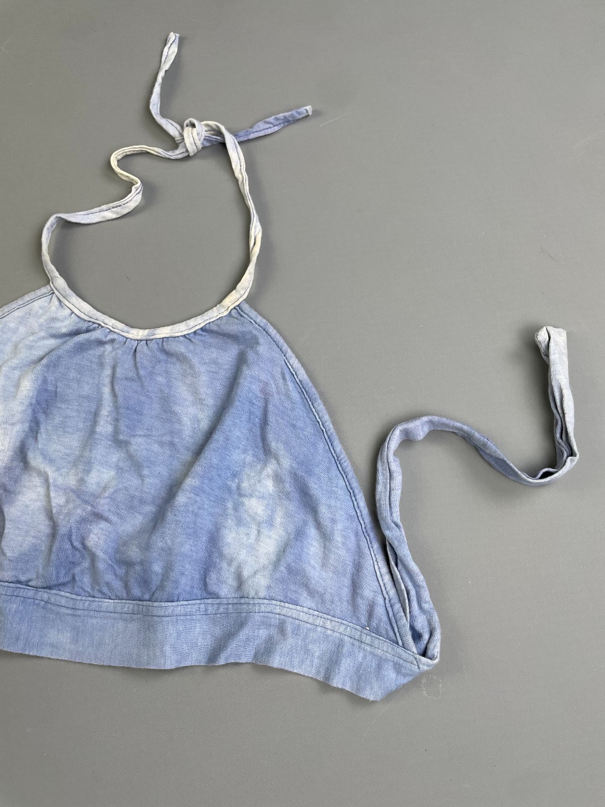 *AS-IS* ADORABLE! RETRO HANDMADE 100% COTTON TIE DYE BLEACHED OUT HALTER TOP in BLUE, WHITE