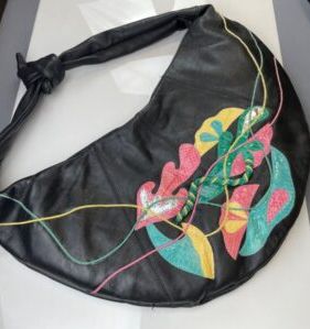 1980S DEADSTOCK SNAKESKIN APPLIQUE LEATHER SHOULDER BAG WITH KNOTTED ADJUSTABLE STRAP in BLACK, PINK, GREEN