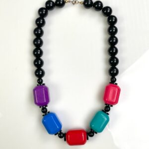LOVE! 1980S STYLE CHUNKY ACRYLIC BEADED NECKLACE in BLACK, MULTI
