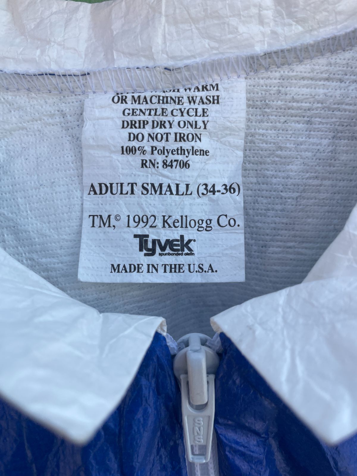1992 OLYMPIC BASKETBALL DREAM TEAM TYVEK PAPER JACKET in BLUE, WHITE