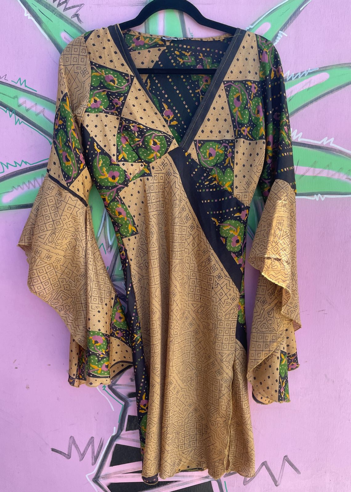 SILKY INDIAN GEOMETRIC PAISLEY PRINT V-NECK TUNIC DRESS, DASHIKI STYLE ANGEL SLEEVES in TAN, BLACK