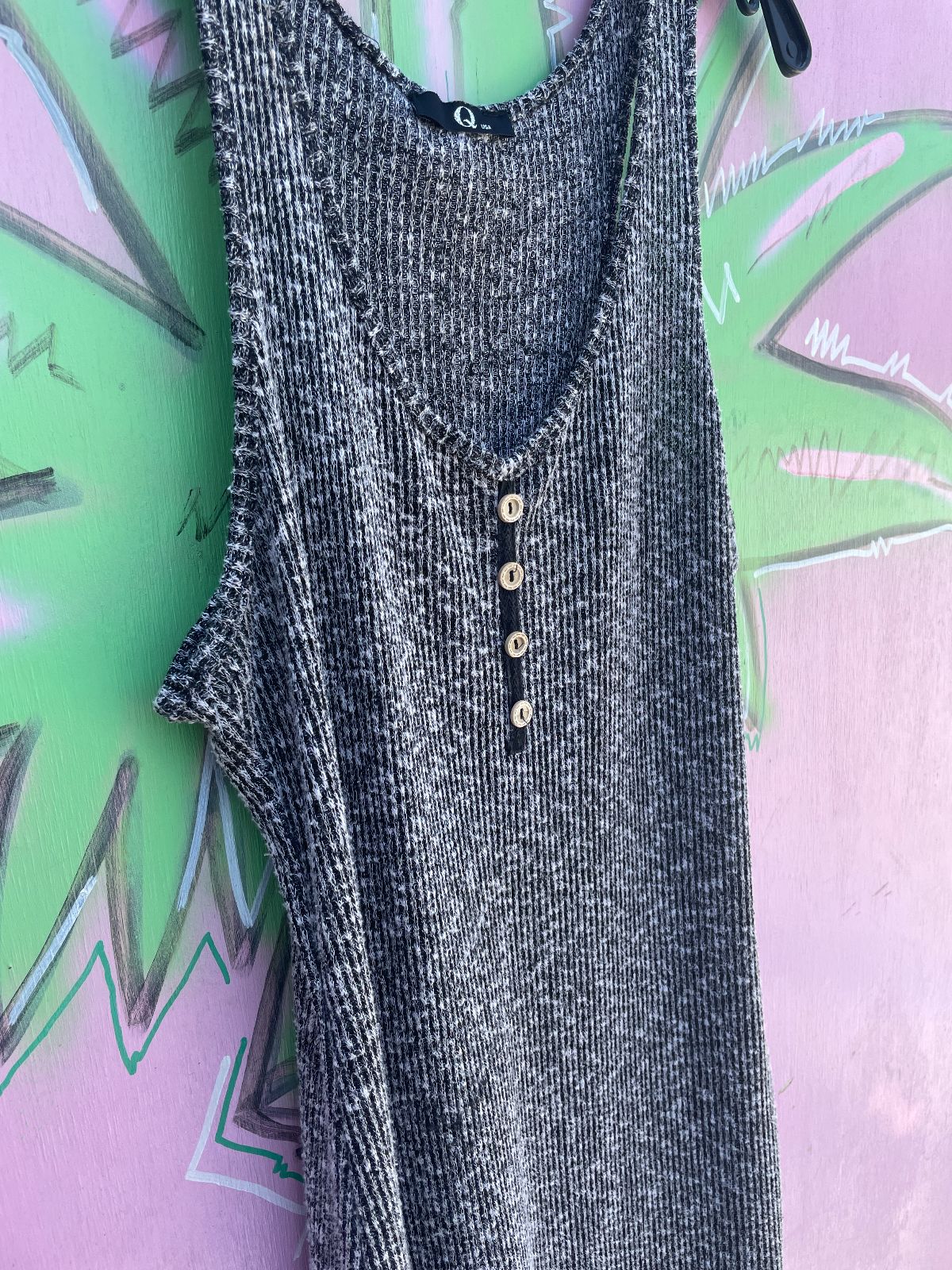 Q USA LOVE! HEATHERED KNIT SLEEVELESS BODYCON DRESS in BLACK, WHITE