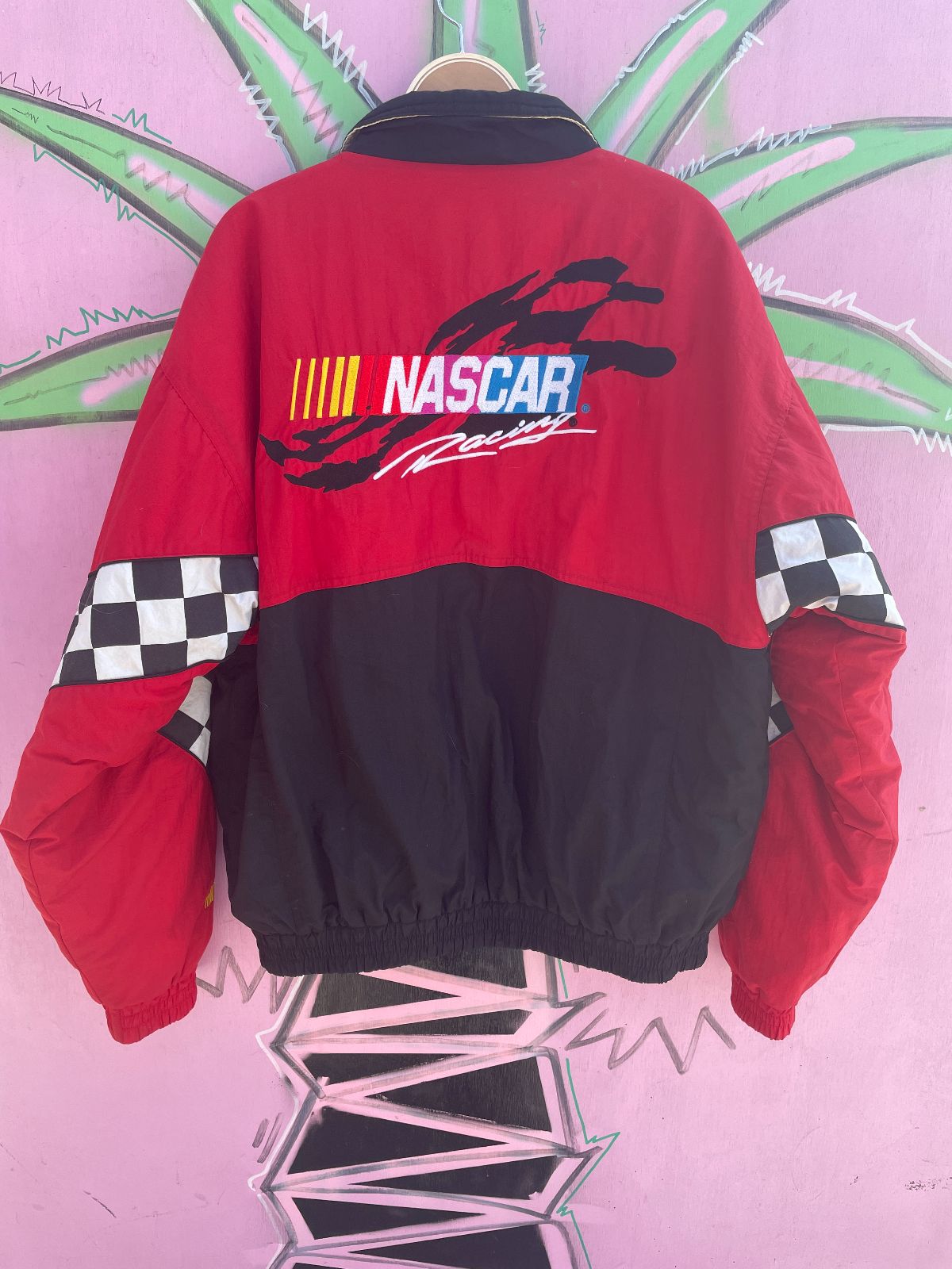 CHASE AUTHENTICS NASCAR RACING EMBROIDERED COLORBLOCK PUFFY JACKET W/ CHECKERED SLEEVES in RED, BLACK